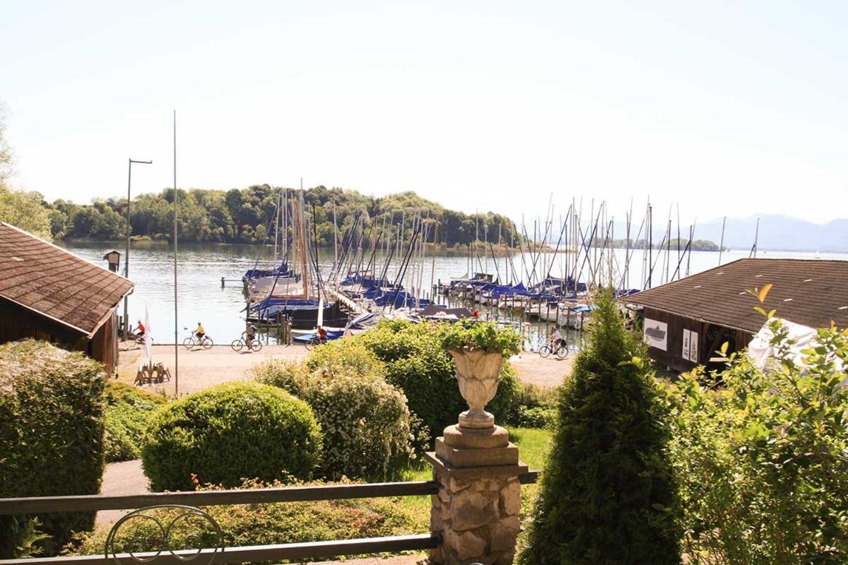 Ferienwohnungen Jell - Forg Breitbrunn am Chiemsee Exterior photo